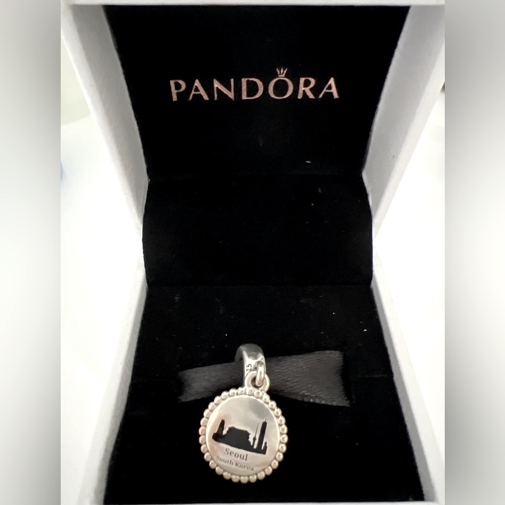 PANDORA Seoul Charm - Silver (Brand new)